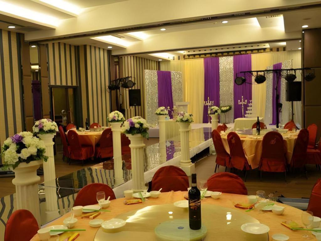 Jinan Yuquan Simpson Hotel Ngoại thất bức ảnh