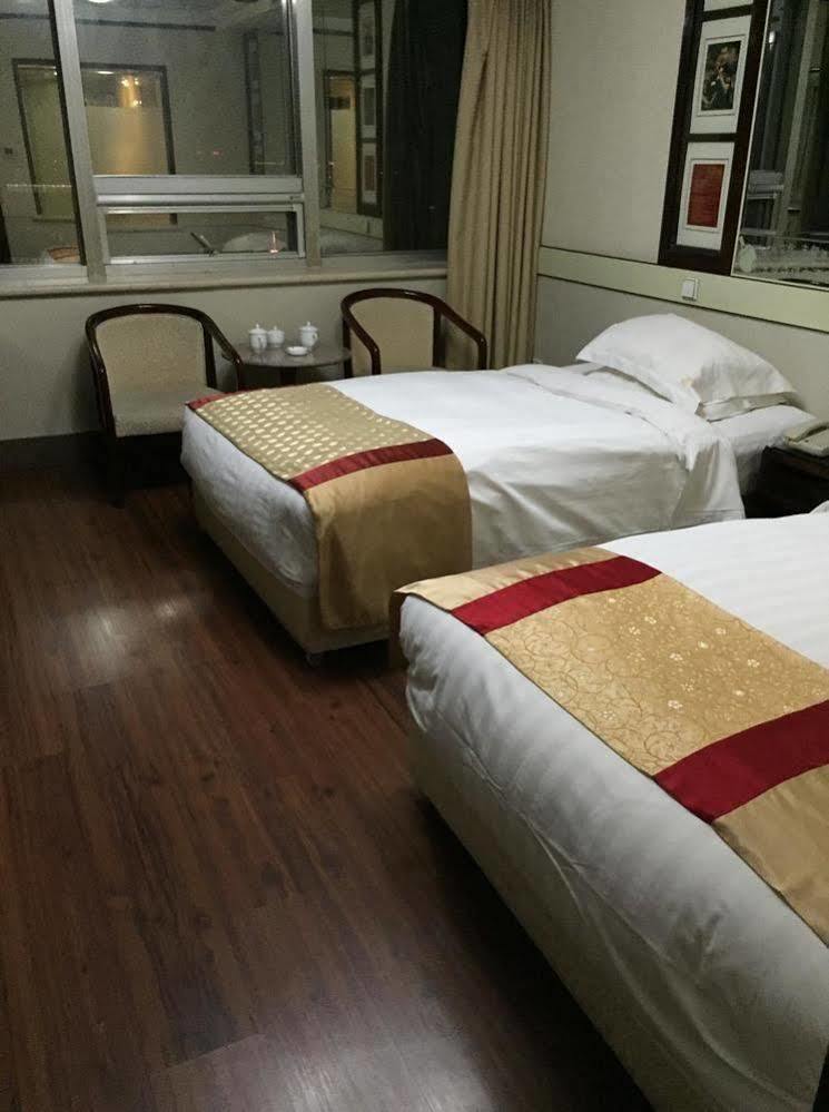 Jinan Yuquan Simpson Hotel Ngoại thất bức ảnh